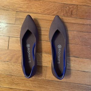 Pewter (discontinued color) pointed toe Rothy’s.